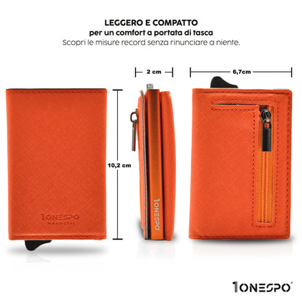 Compatto e leggero portafoglio portacarte di credito uomo arancione in vera pelle saffiano vista fonte, di profilo e retro con indicate le misure in cm