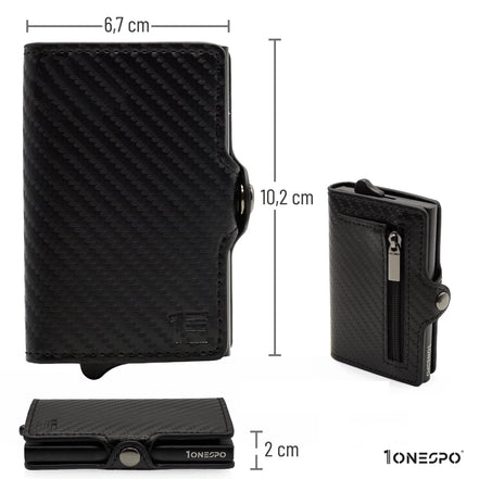 Portacarte di credito uomo effetto carbonio nero in tre prospettive fronte laterale retro che mette in evidenza le piccole dimensioni il basso spessore e la capienza con tanto di misure in cm