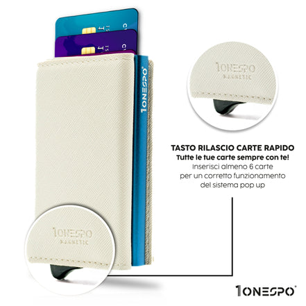 Sottile portafoglio uomo in vera pelle saffiano bianco con sistema pop-up in funzione dove viene messo in evidenza il tasto di rilascio del porta carte di credito e la fuoriuscita delle tessere